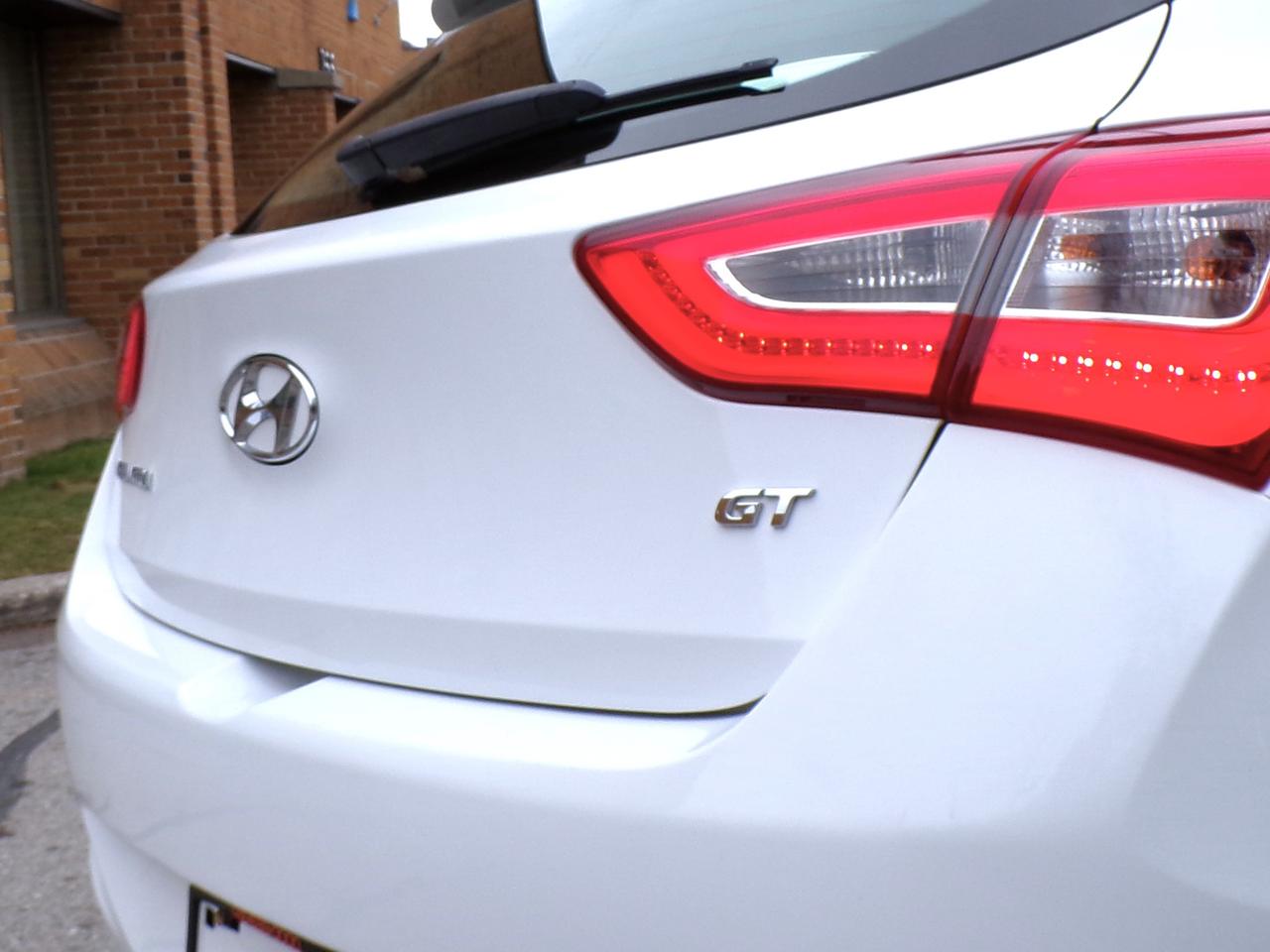 2016 Hyundai Elantra GT LIMITED | NAVI | CAMERA | PANO ROOF | B.T. Photo