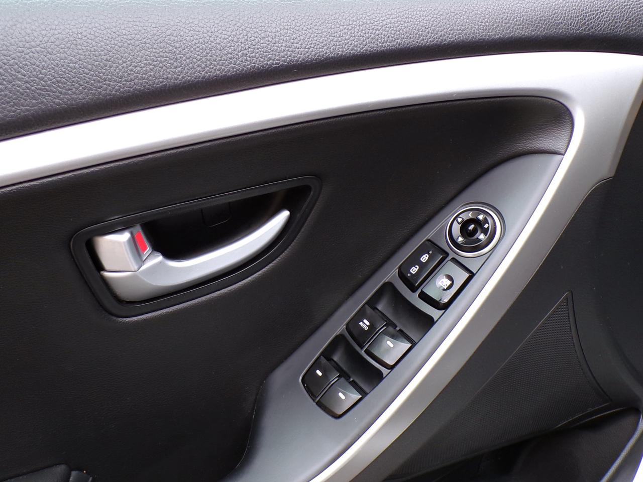 2016 Hyundai Elantra GT LIMITED | NAVI | CAMERA | PANO ROOF | B.T. Photo