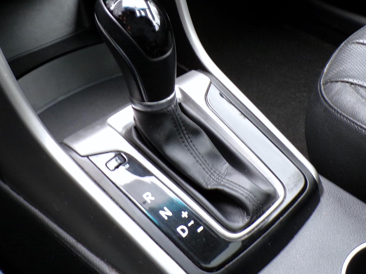 2016 Hyundai Elantra GT LIMITED | NAVI | CAMERA | PANO ROOF | B.T. Photo