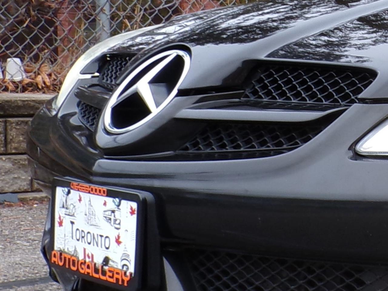 2009 Mercedes-Benz SLK CONVERTIBLE LEATHER H. SEATS ONTARIO VEHICLE Photo