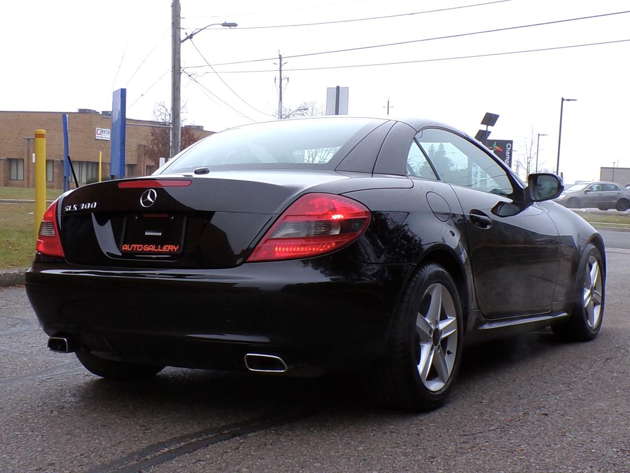 2009 Mercedes-Benz SLK CONVERTIBLE LEATHER H. SEATS ONTARIO VEHICLE Photo