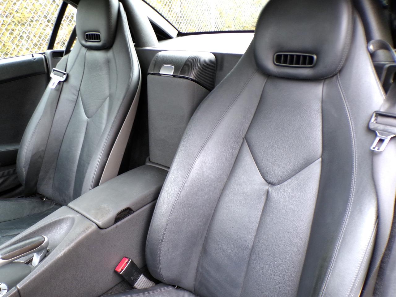 2009 Mercedes-Benz SLK CONVERTIBLE LEATHER H. SEATS ONTARIO VEHICLE Photo