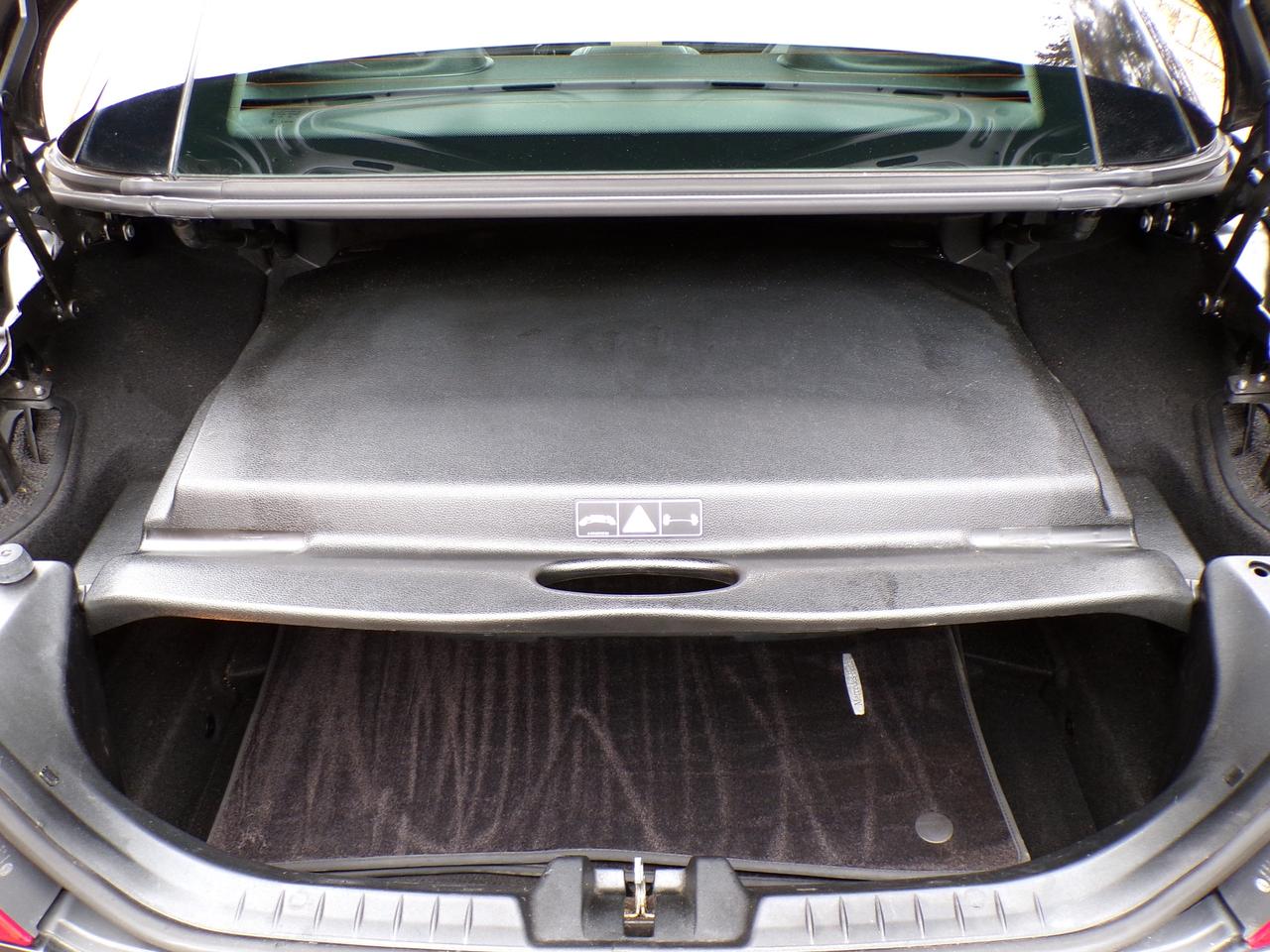 2009 Mercedes-Benz SLK CONVERTIBLE LEATHER H. SEATS ONTARIO VEHICLE Photo