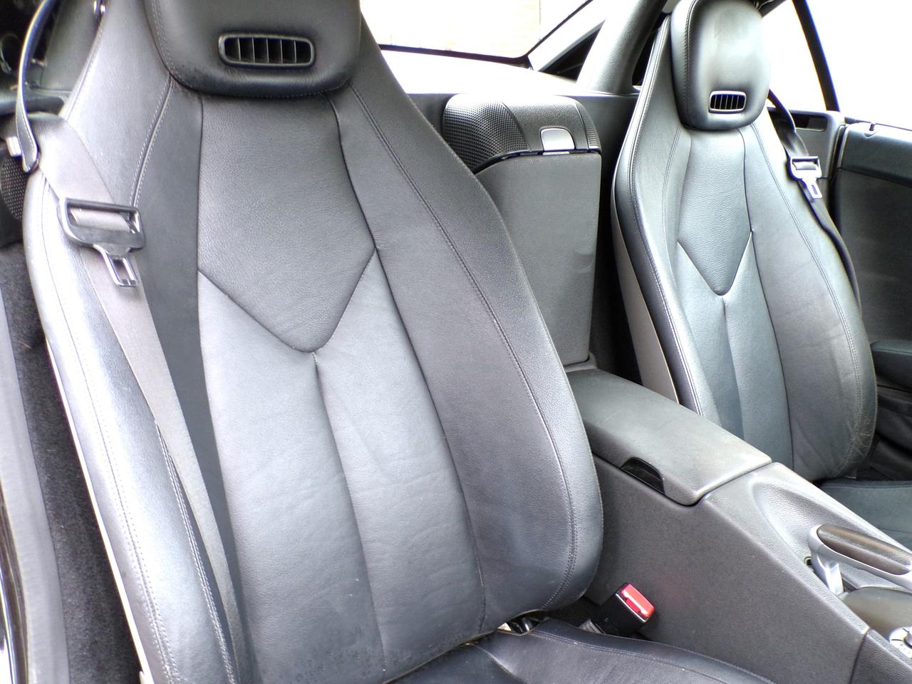 2009 Mercedes-Benz SLK CONVERTIBLE LEATHER H. SEATS ONTARIO VEHICLE Photo