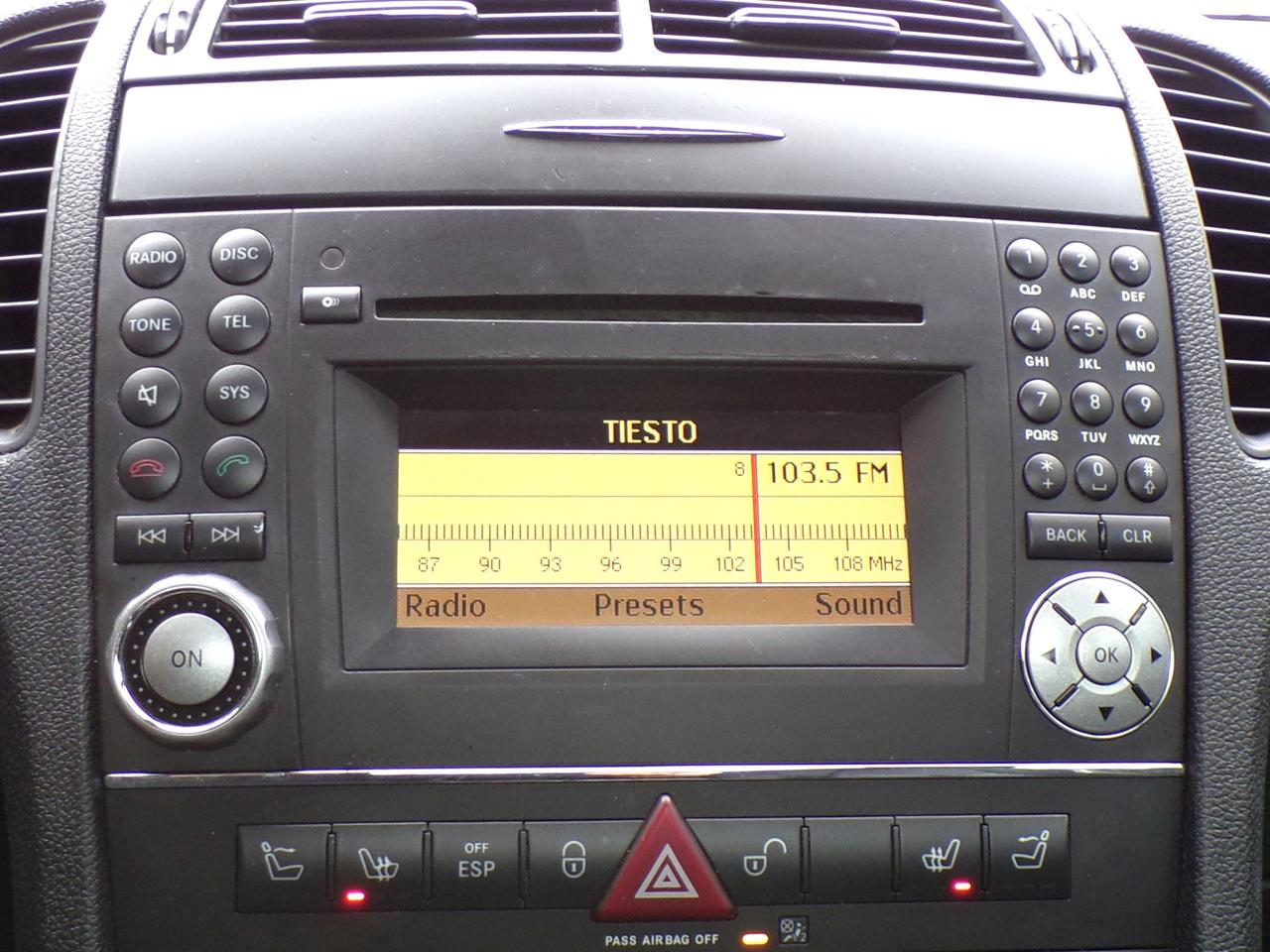 2009 Mercedes-Benz SLK300 CONVERTIBLE | ONTARIO VEHICLE Photo