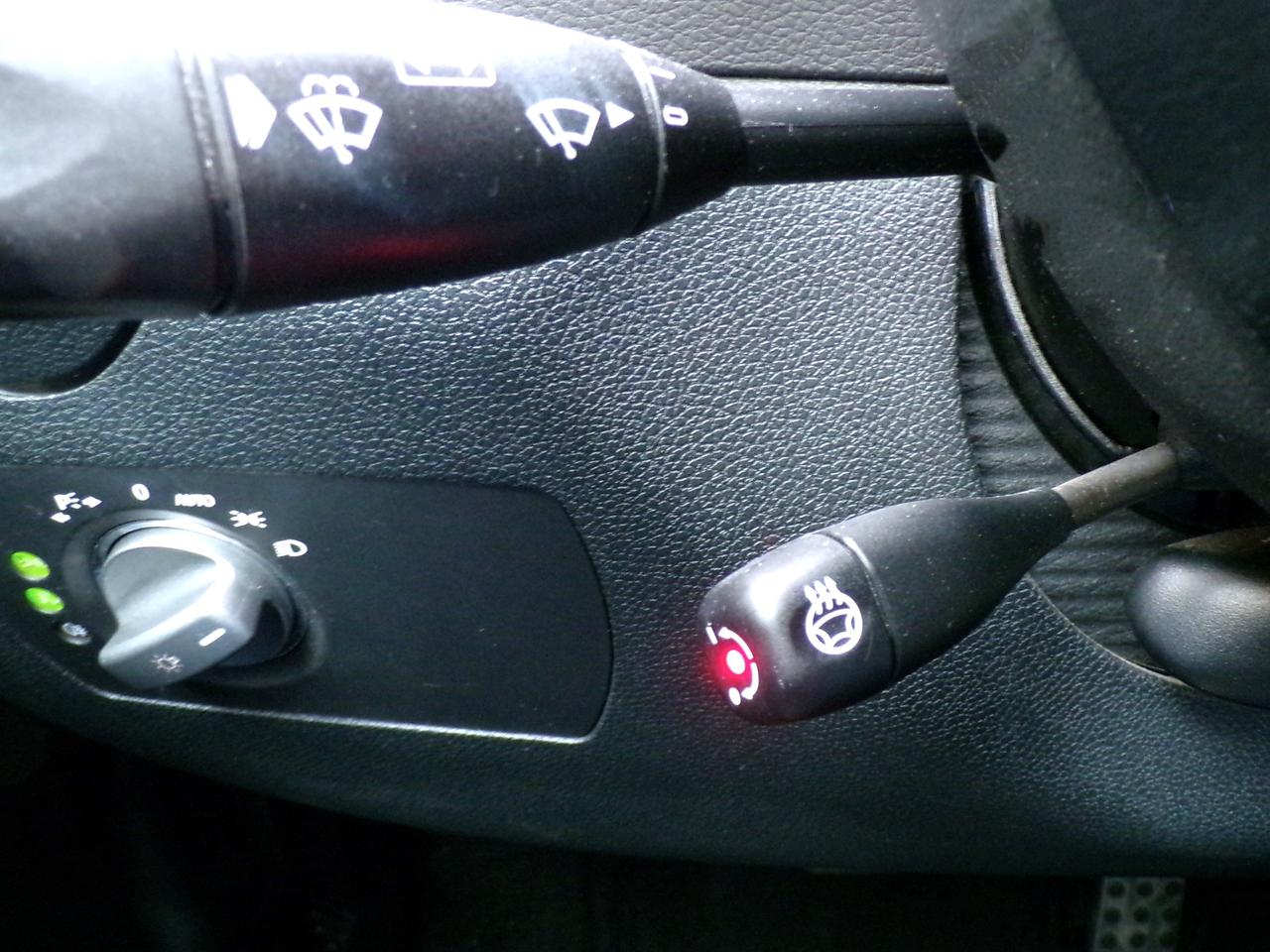 2009 Mercedes-Benz SLK300 CONVERTIBLE | ONTARIO VEHICLE Photo