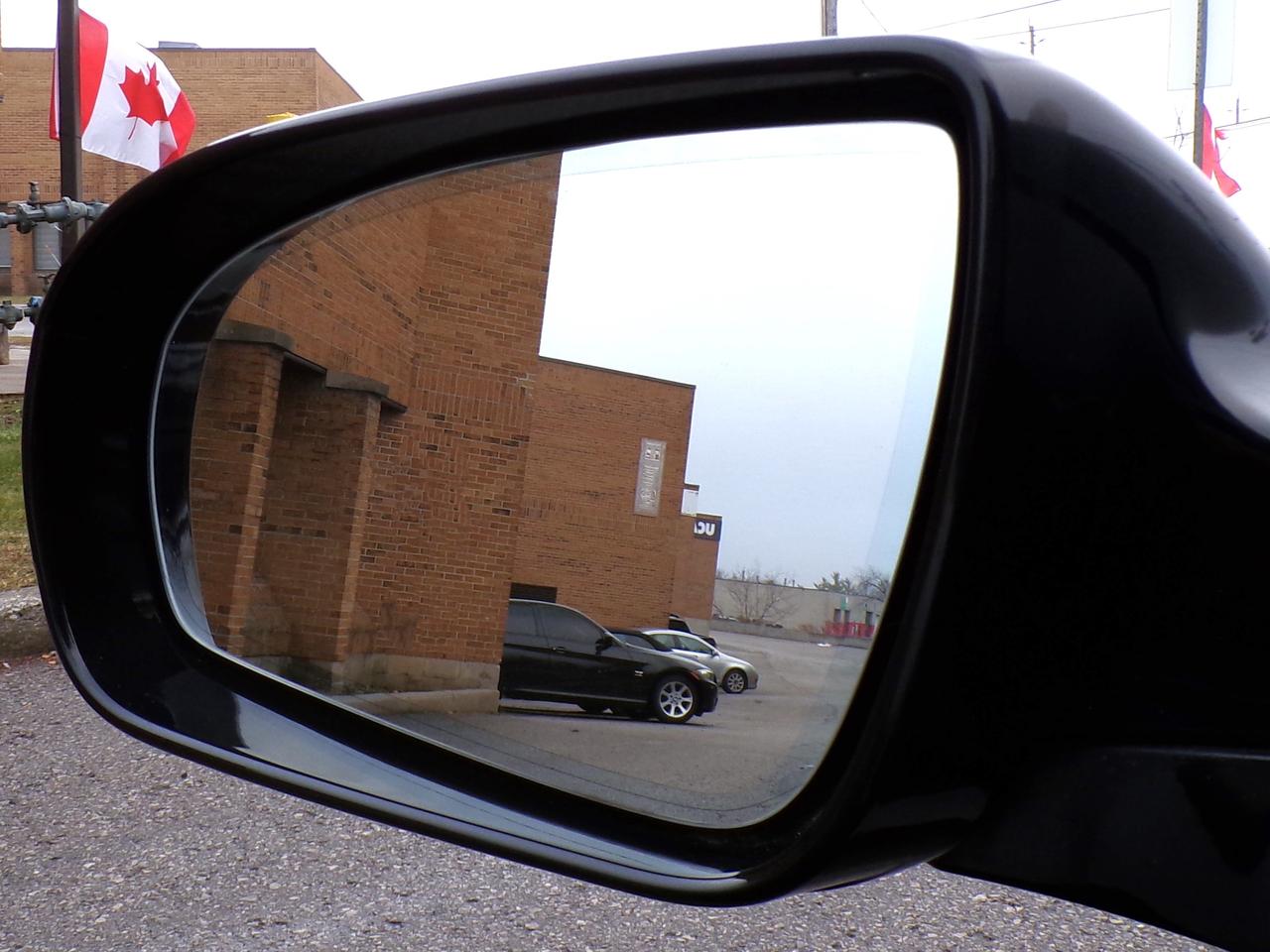 2009 Mercedes-Benz SLK CONVERTIBLE LEATHER H. SEATS ONTARIO VEHICLE Photo
