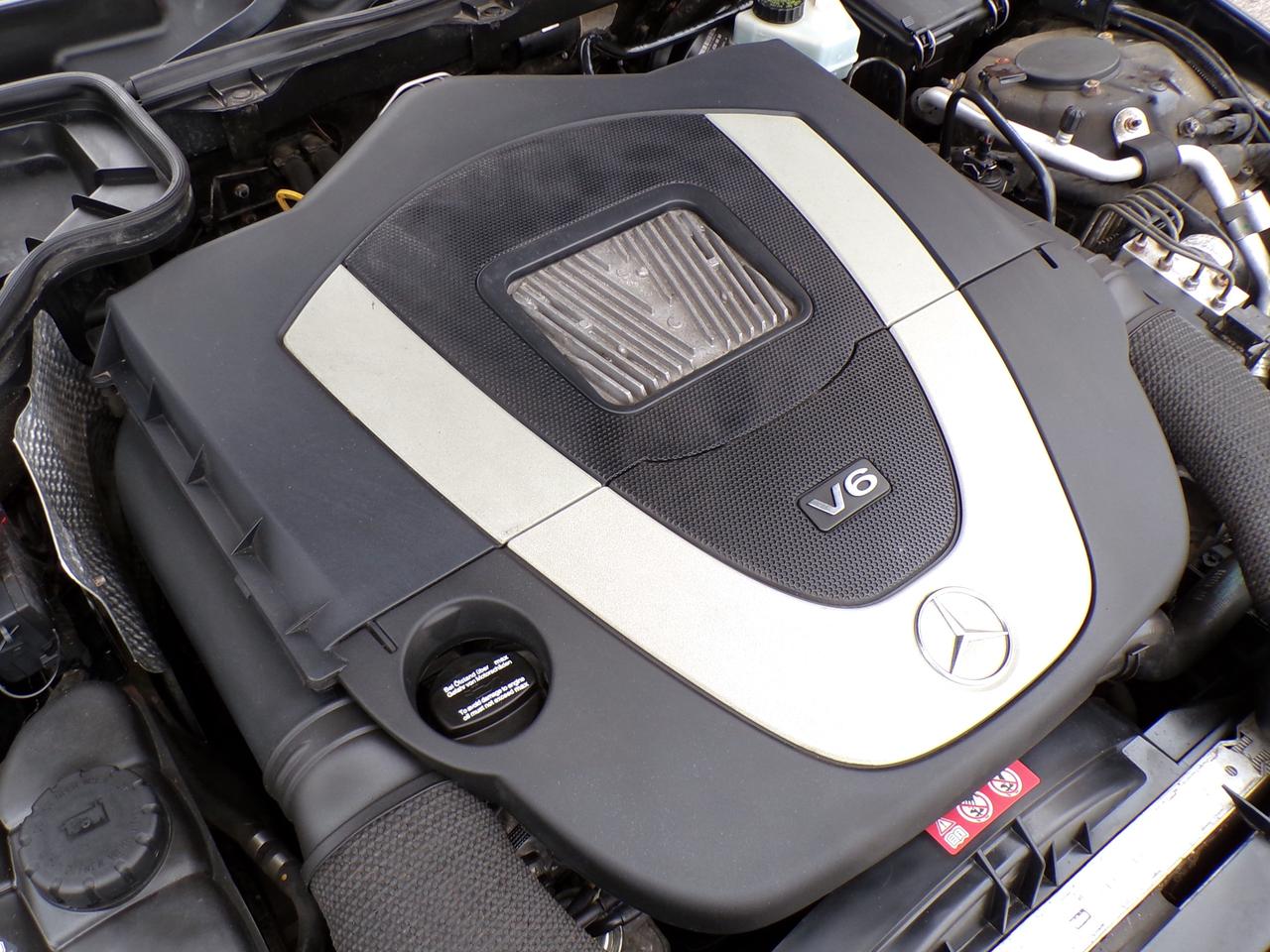 2009 Mercedes-Benz SLK CONVERTIBLE LEATHER H. SEATS ONTARIO VEHICLE Photo