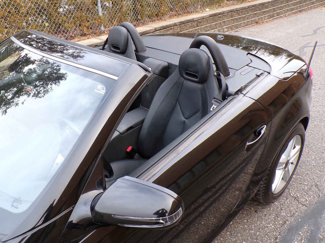 2009 Mercedes-Benz SLK CONVERTIBLE LEATHER H. SEATS ONTARIO VEHICLE Photo