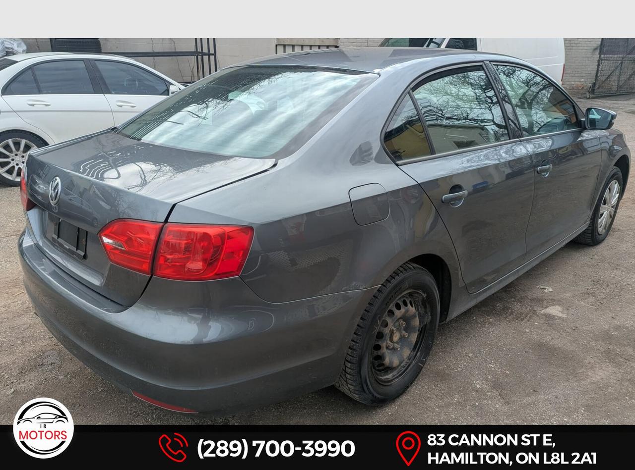 2014 Volkswagen Jetta Man 2.0 *Certified* *1 Owner* *No Accidents*  Photo4