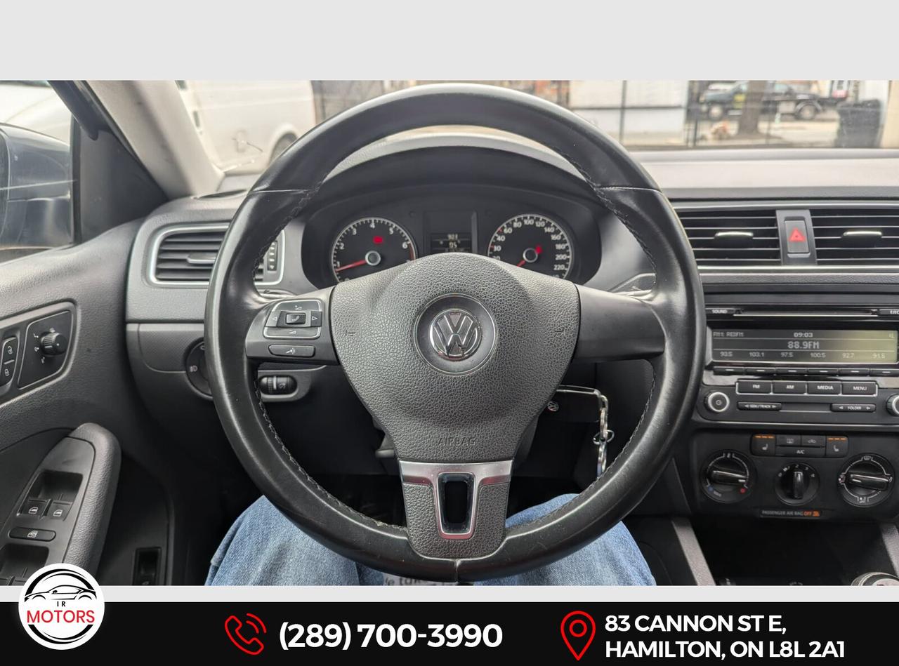 2014 Volkswagen Jetta Man 2.0 *Certified* *1 Owner* *No Accidents*  Photo