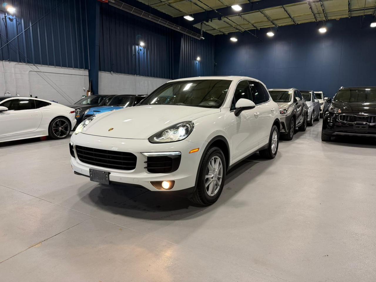 2016 Porsche Cayenne Base Photo0