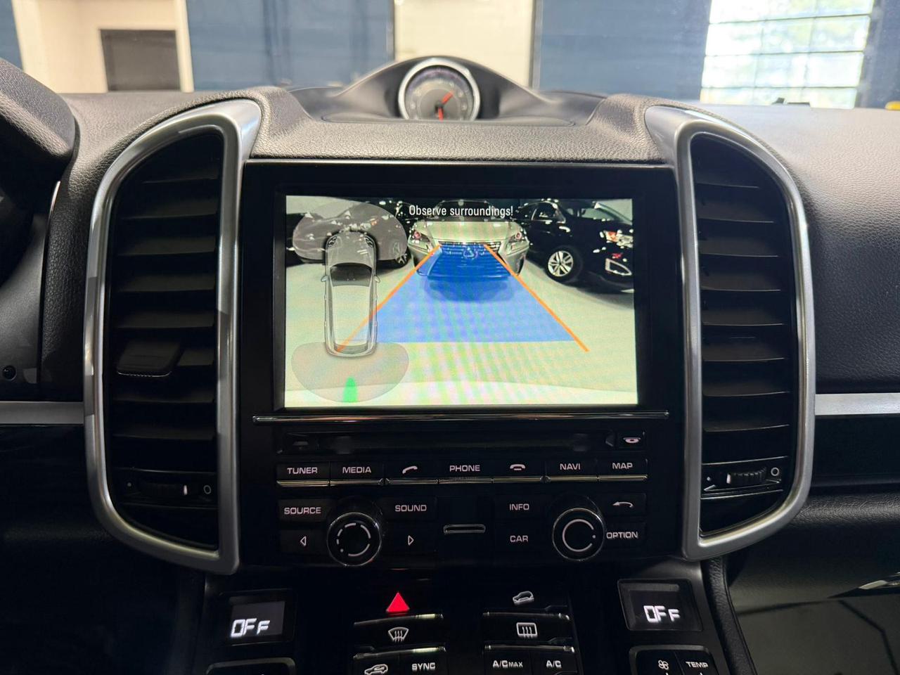 2016 Porsche Cayenne Base Photo