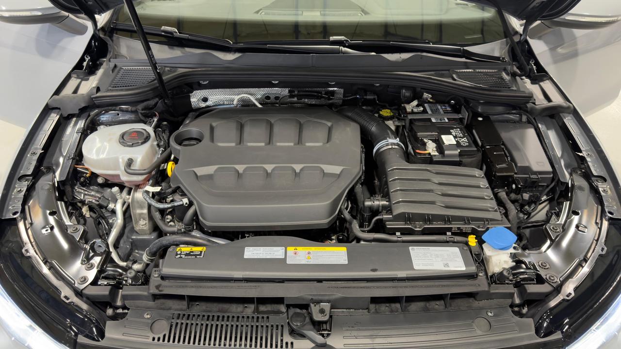 2022 Volkswagen Golf GTI  Photo