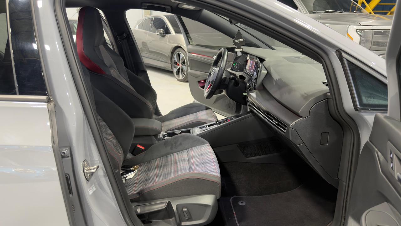 2022 Volkswagen Golf GTI  Photo