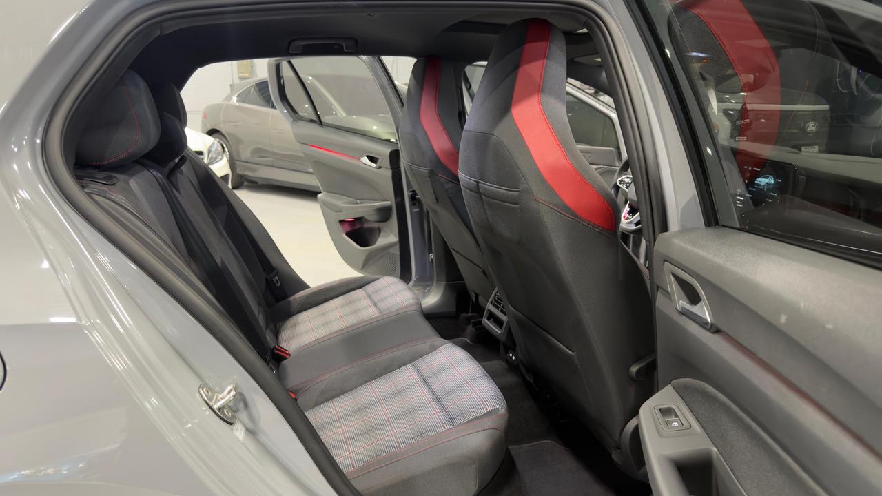 2022 Volkswagen Golf GTI  Photo