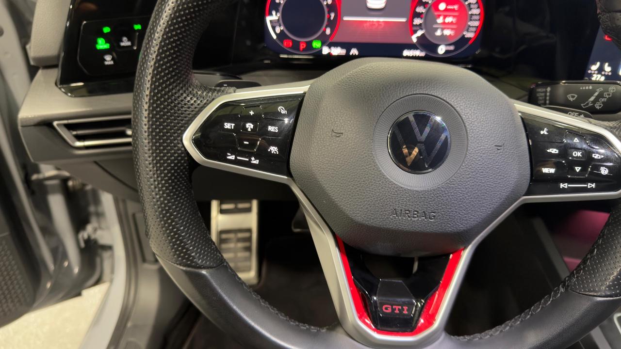 2022 Volkswagen Golf GTI  Photo