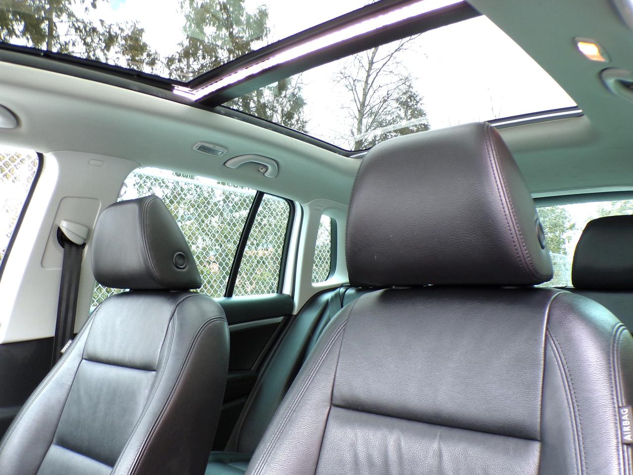 2015 Volkswagen Tiguan TSI HIGHLINE 4MOTION CAMERA PANO ROOF H. SEATS B.T. Photo