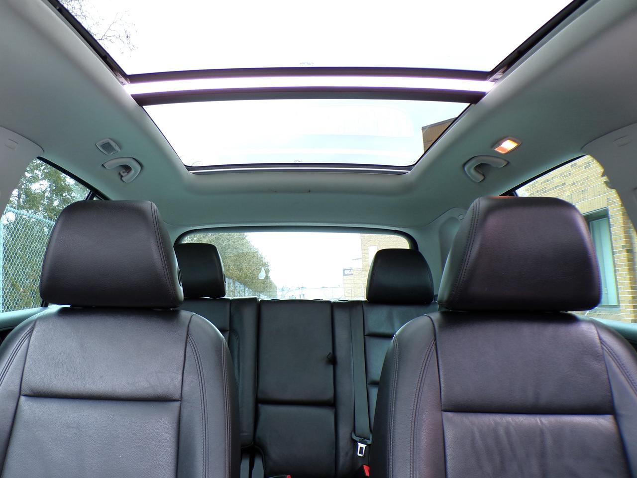 2015 Volkswagen Tiguan TSI HIGHLINE 4MOTION CAMERA PANO ROOF H. SEATS B.T. Photo