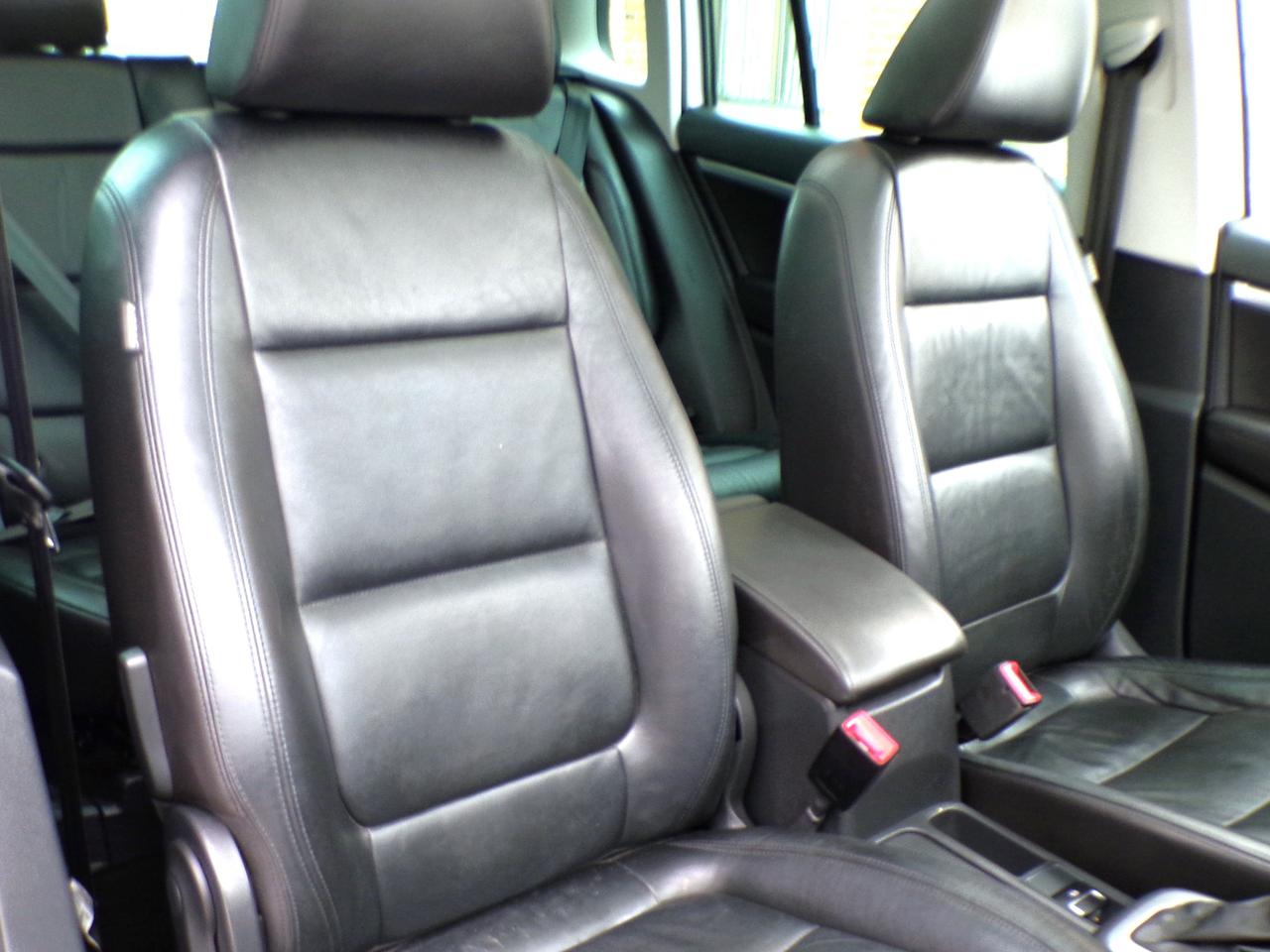 2015 Volkswagen Tiguan TSI HIGHLINE 4MOTION CAMERA PANO ROOF H. SEATS B.T. Photo