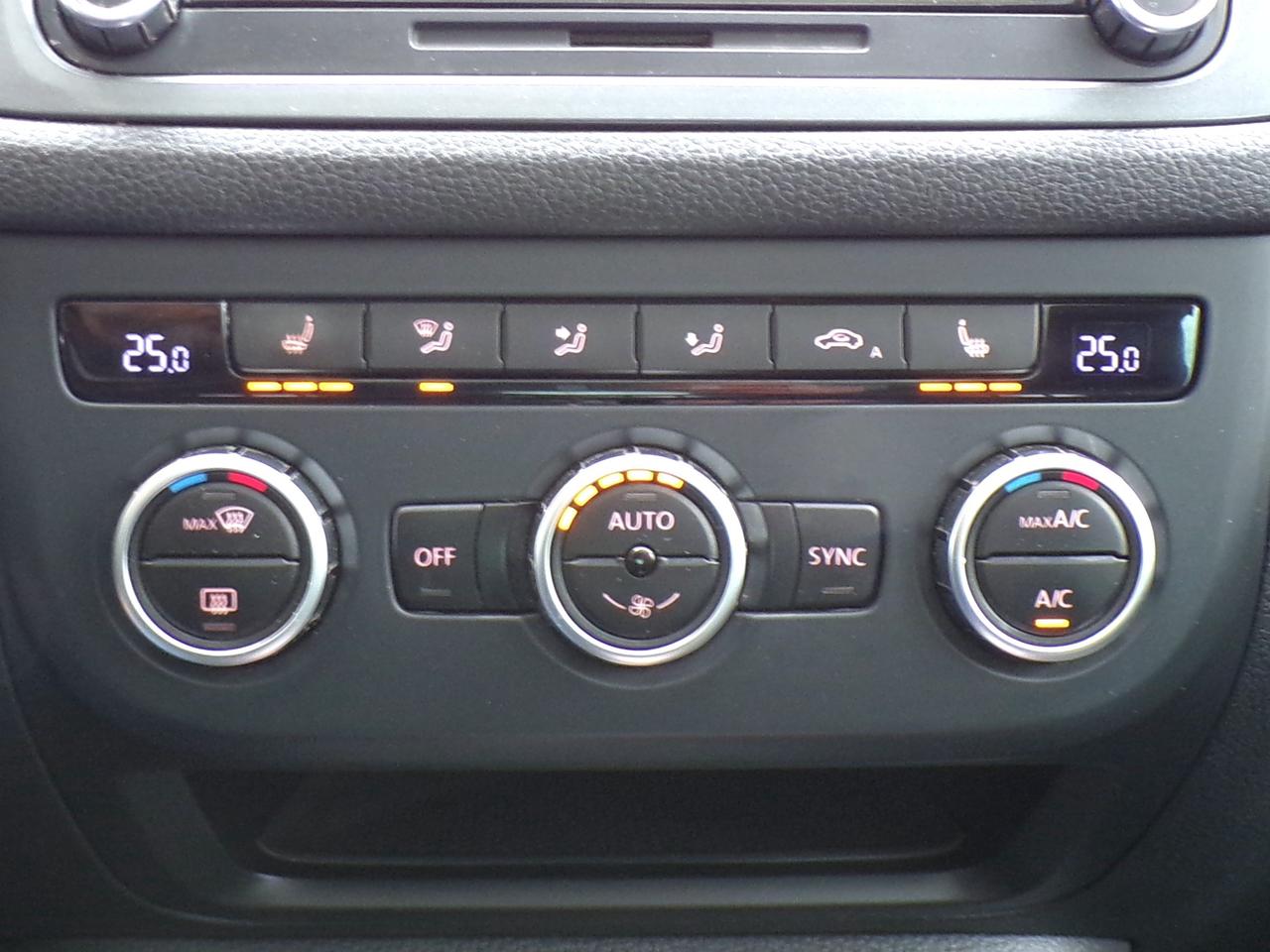 2015 Volkswagen Tiguan Highline 4MOTION Photo