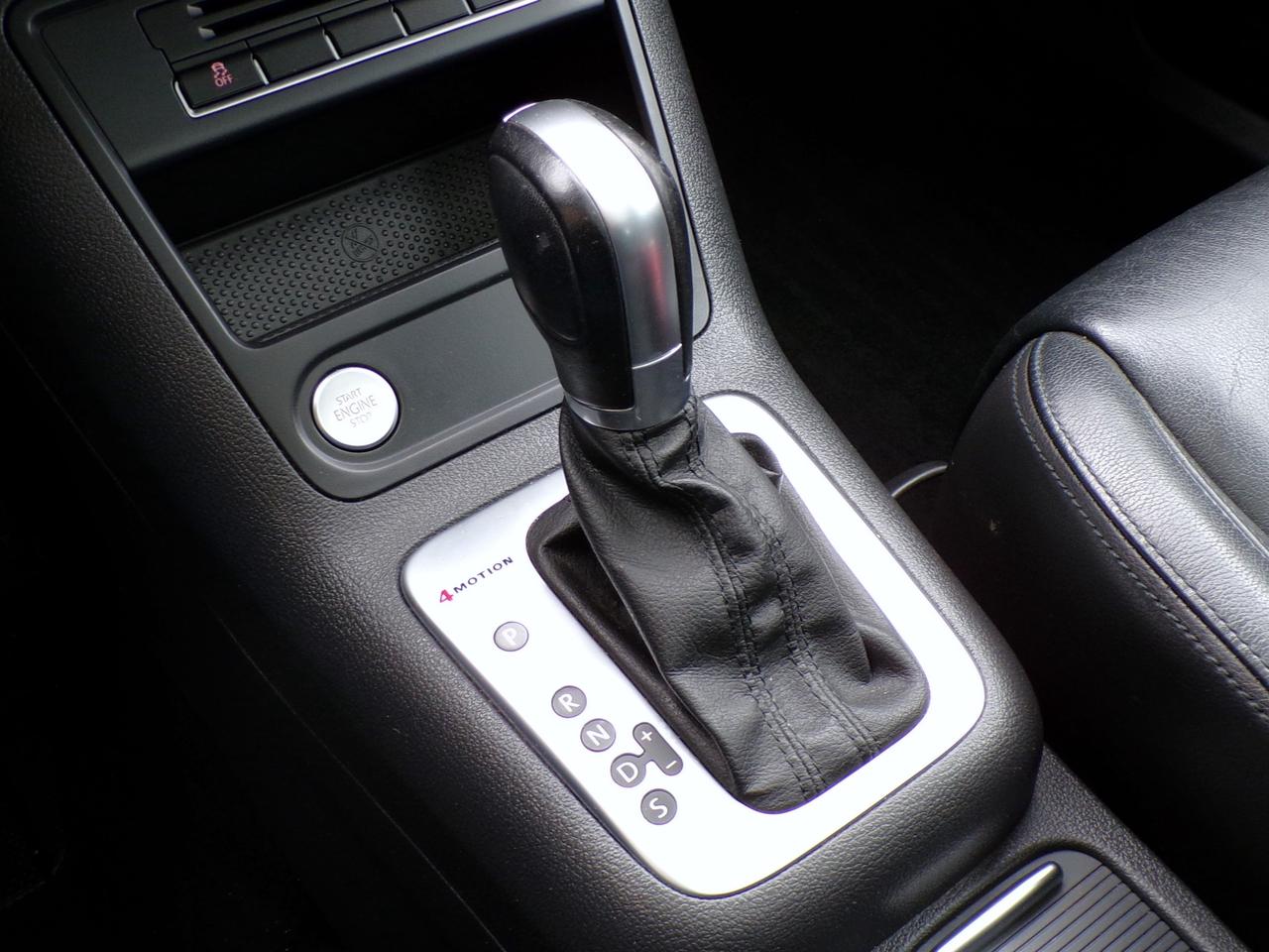 2015 Volkswagen Tiguan Highline 4MOTION Photo