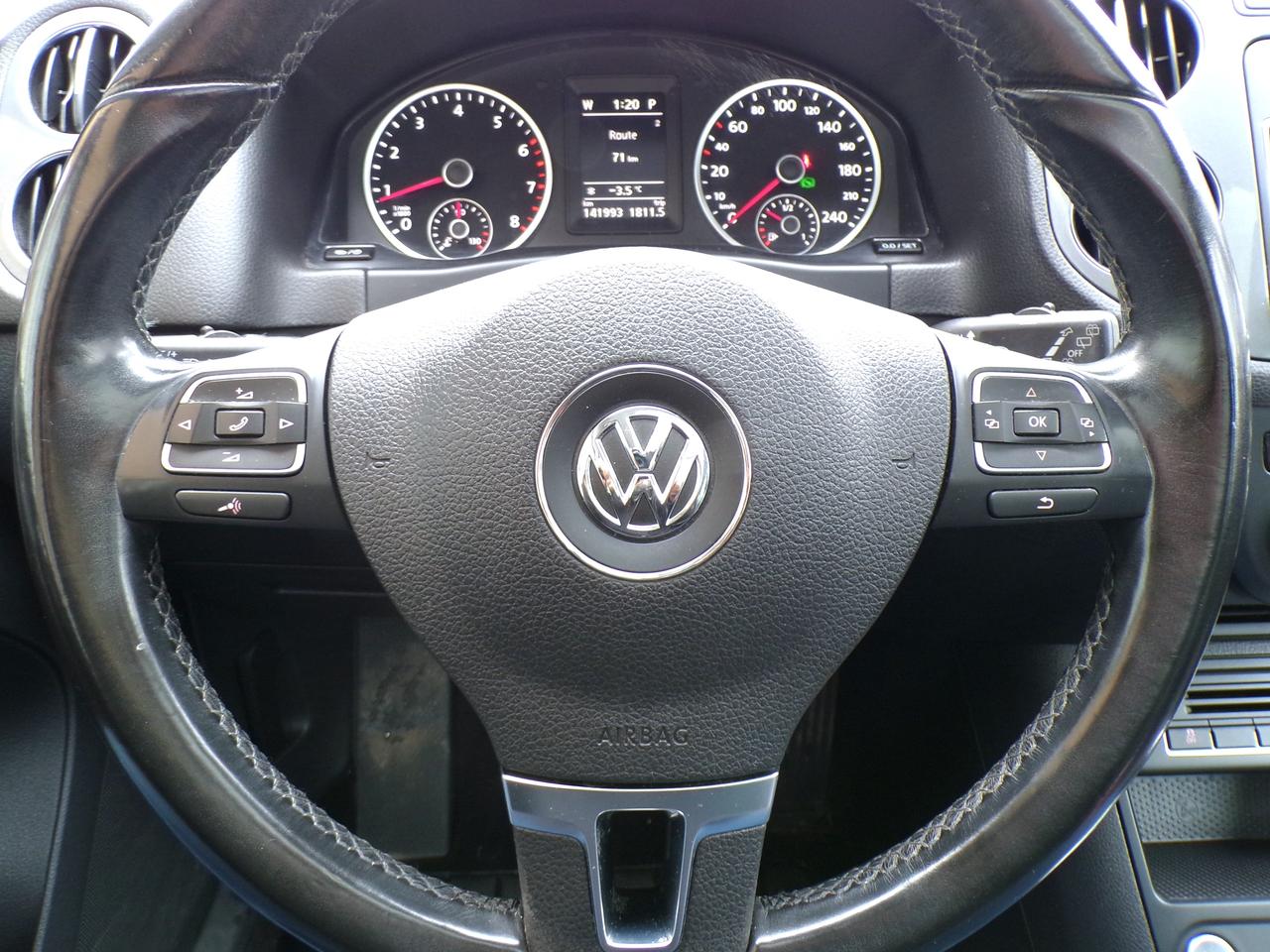 2015 Volkswagen Tiguan TSI HIGHLINE 4MOTION CAMERA PANO ROOF H. SEATS B.T. Photo