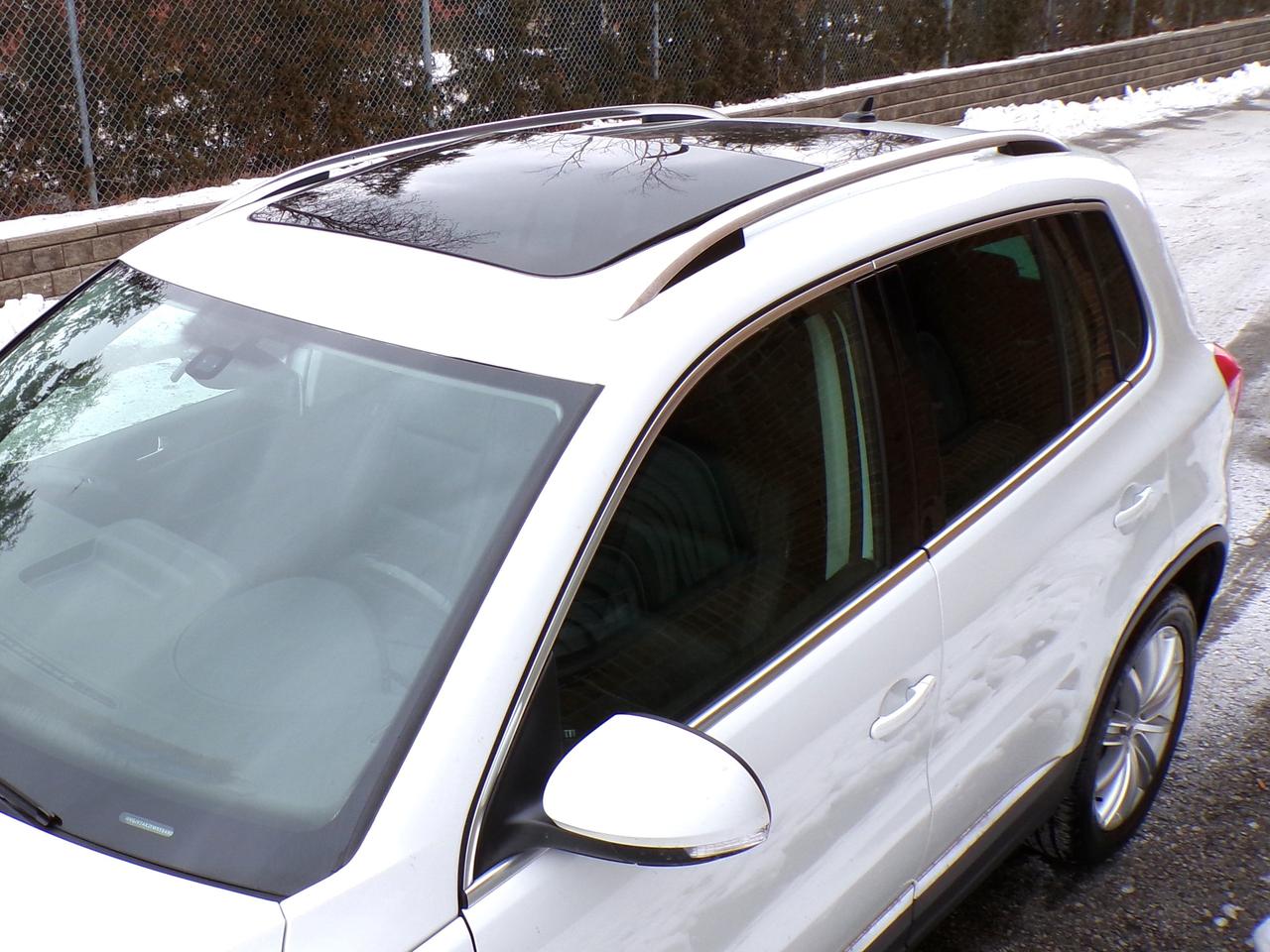 2015 Volkswagen Tiguan TSI HIGHLINE 4MOTION CAMERA PANO ROOF H. SEATS B.T. Photo