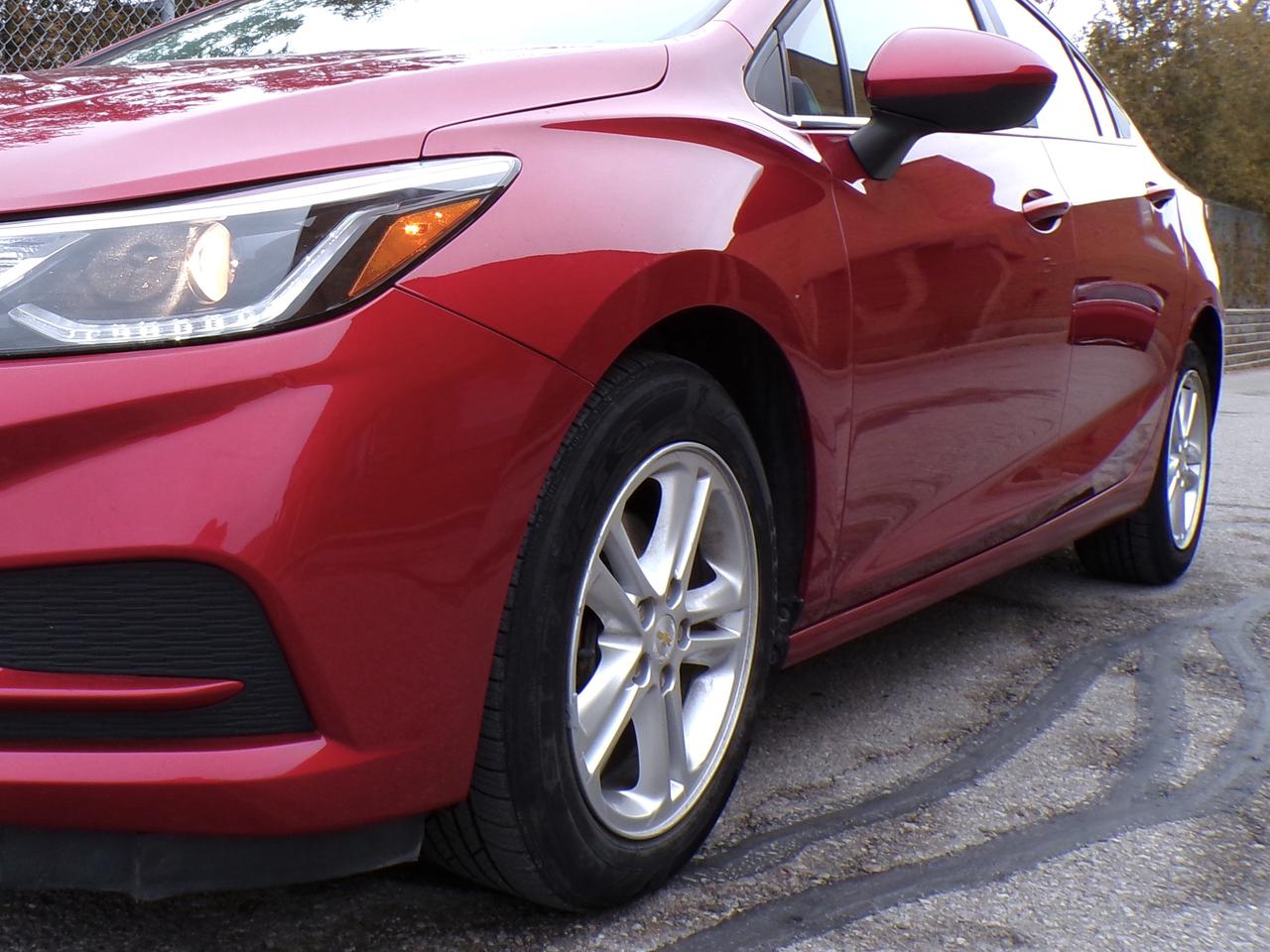 2017 Chevrolet Cruze LT | BSM | CAMERA | SUNROOF | H. SEATS Photo