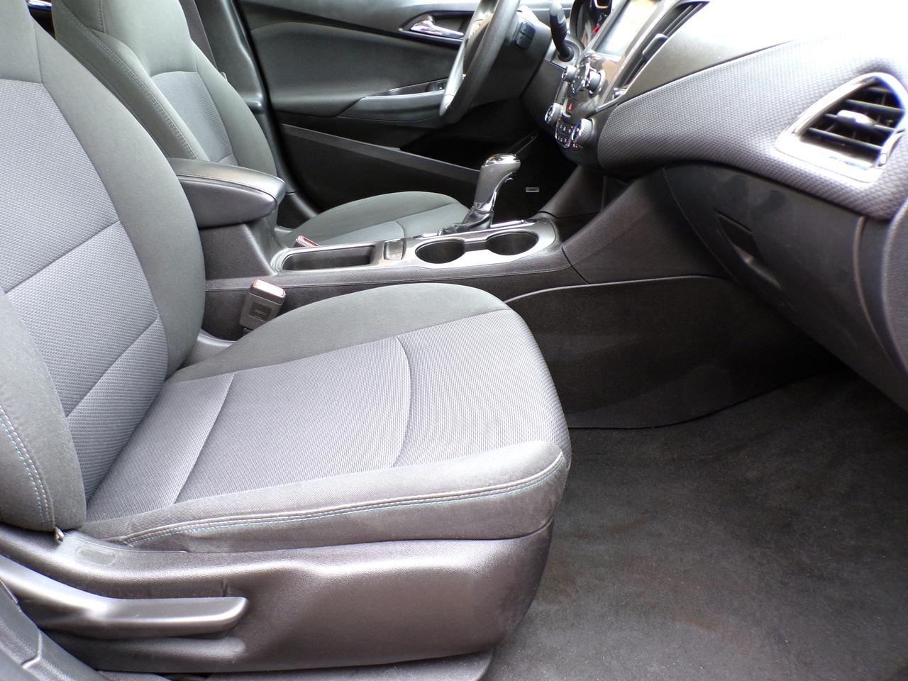 2017 Chevrolet Cruze LT | BSM | CAMERA | SUNROOF | H. SEATS Photo