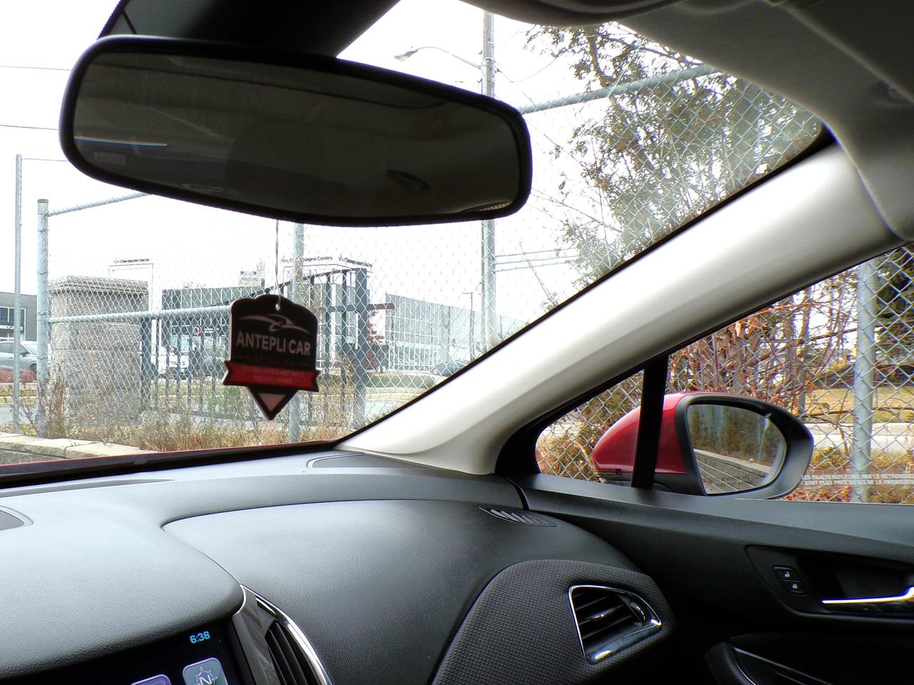 2017 Chevrolet Cruze LT | BSM | CAMERA | SUNROOF | H. SEATS Photo