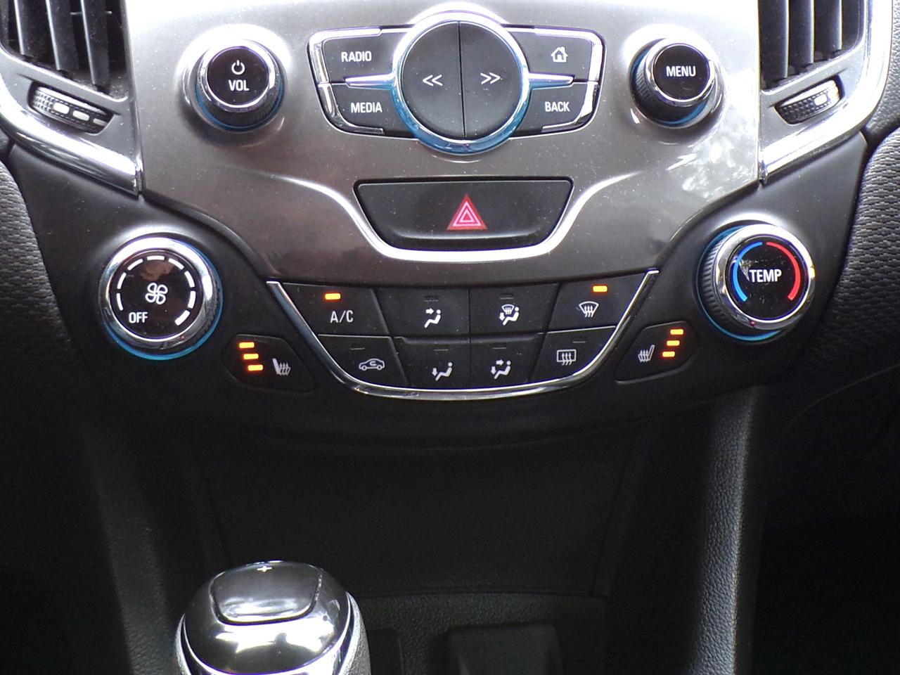 2017 Chevrolet Cruze LT | BSM | CAMERA | SUNROOF | H. SEATS Photo