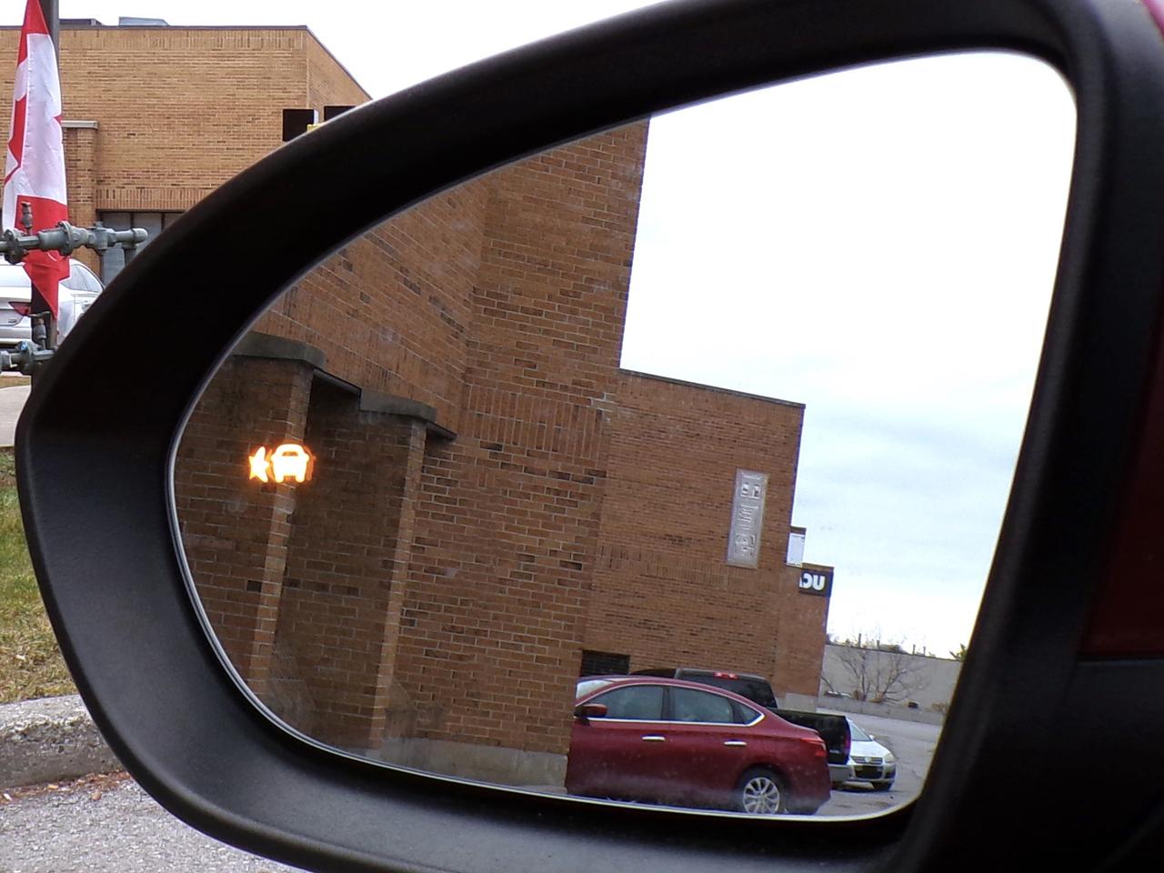 2017 Chevrolet Cruze LT | BSM | CAMERA | SUNROOF | H. SEATS Photo