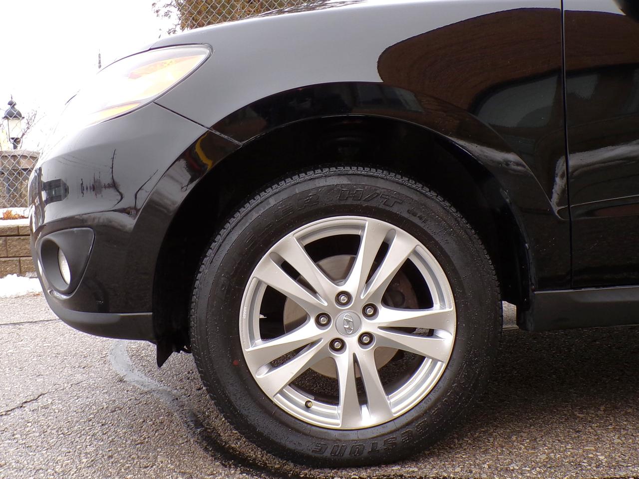 2011 Hyundai Santa Fe 3.5L LIMITED AWD Photo