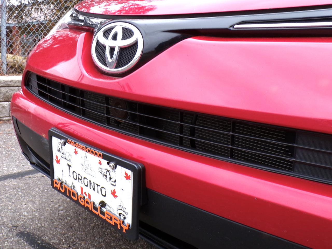 2016 Toyota RAV4 LE AWD Photo2