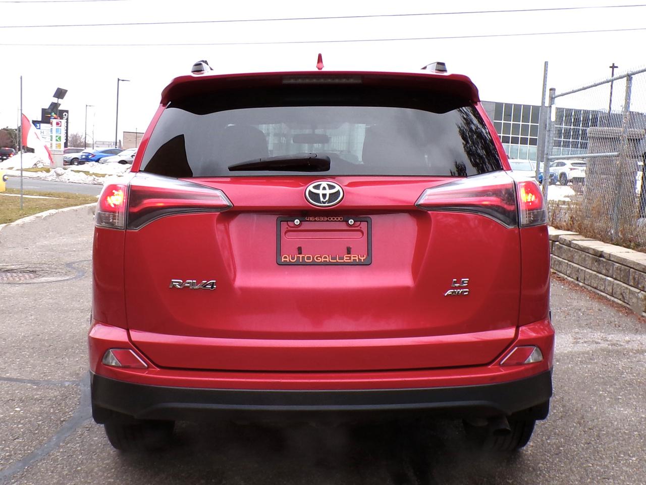 2016 Toyota RAV4 LE AWD Photo