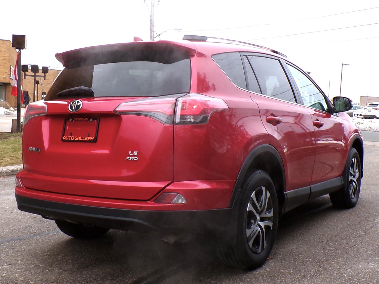2016 Toyota RAV4 LE AWD Photo