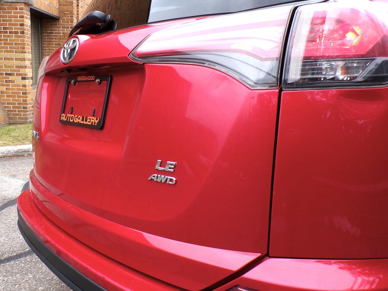 2016 Toyota RAV4 LE AWD Photo