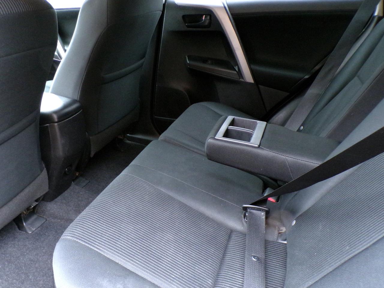 2016 Toyota RAV4 LE AWD Photo