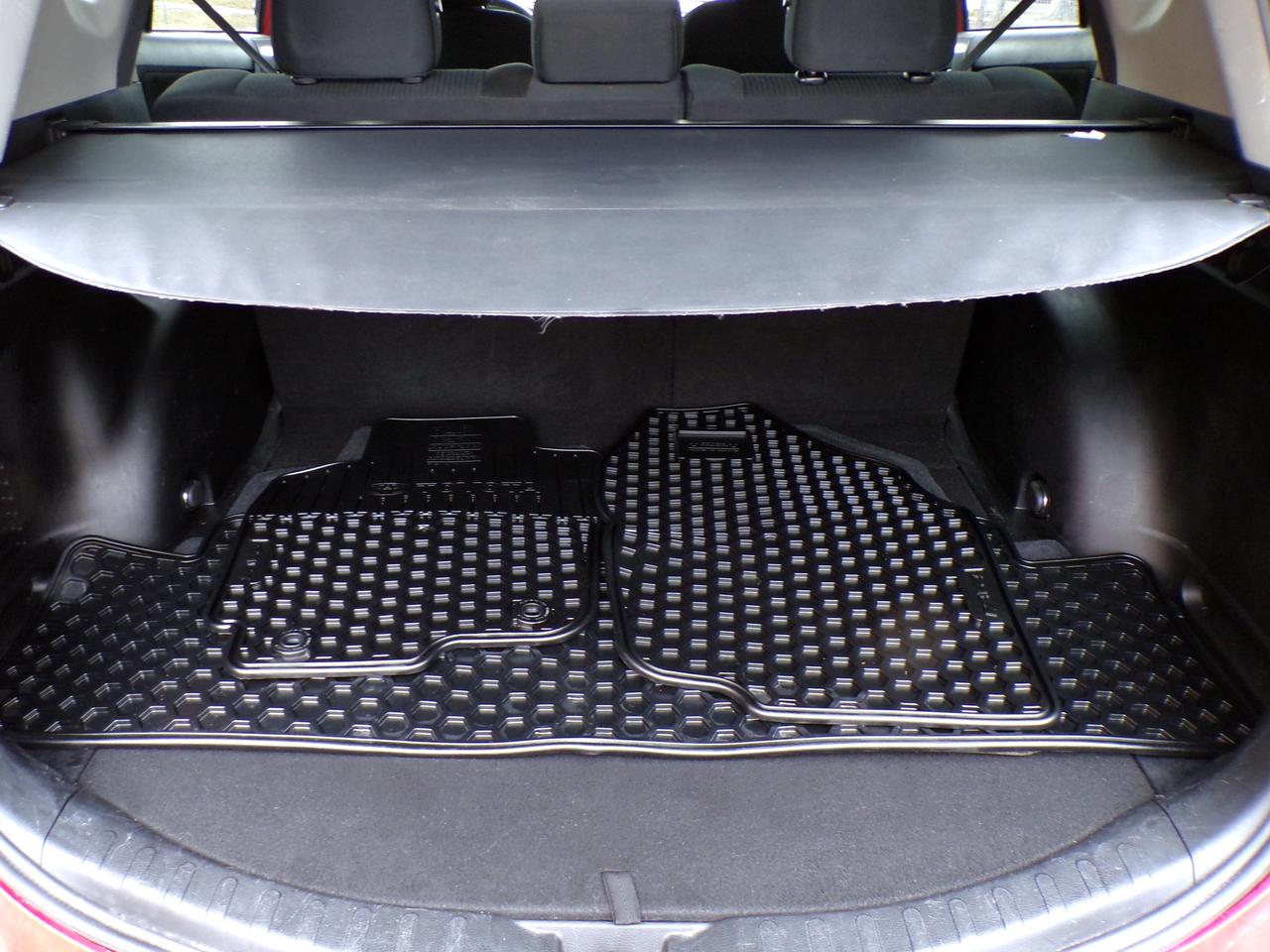 2016 Toyota RAV4 LE AWD Photo