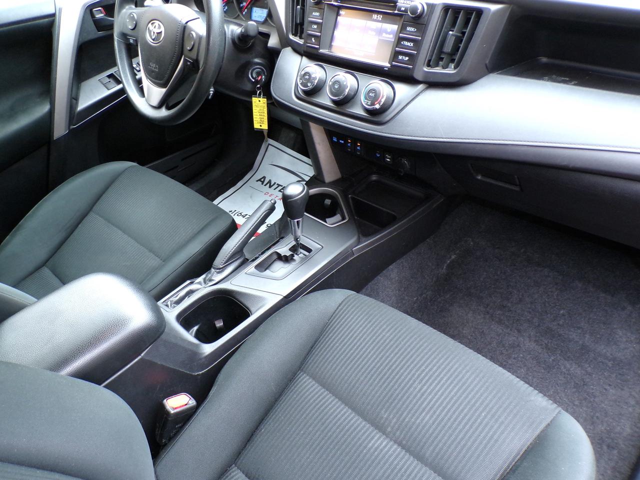 2016 Toyota RAV4 LE AWD Photo