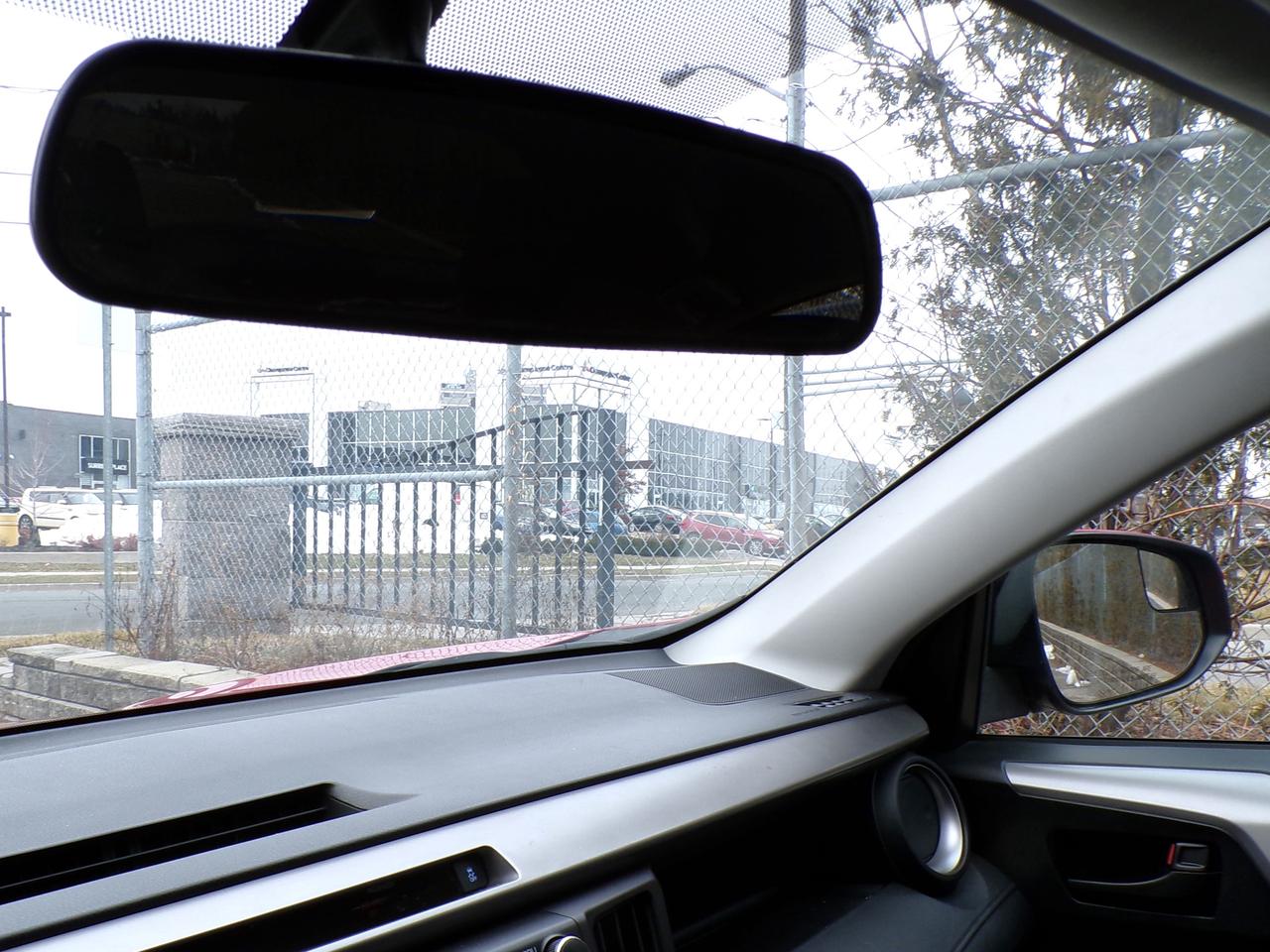 2016 Toyota RAV4 LE AWD Photo