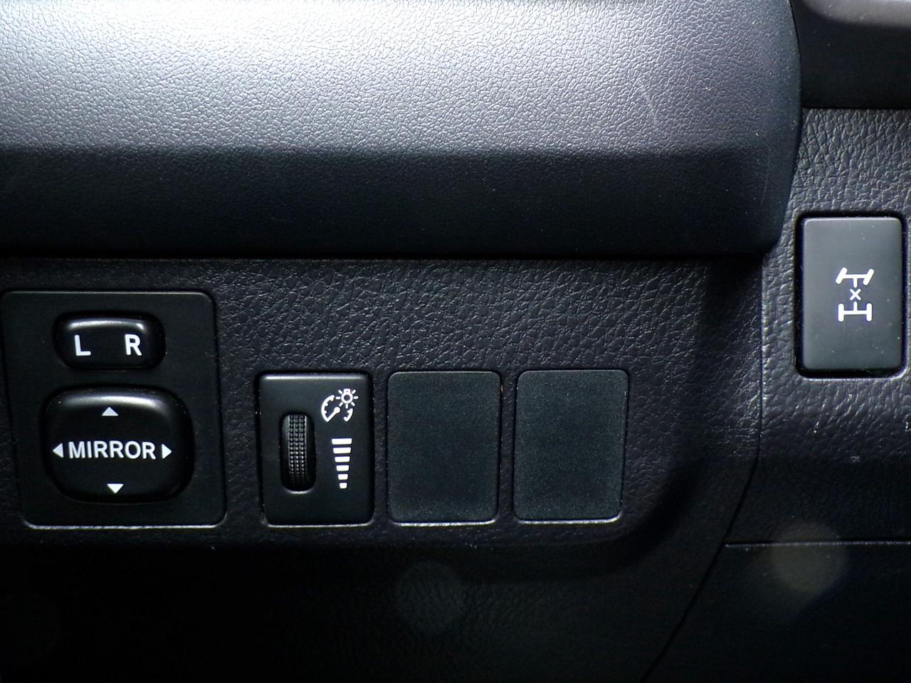 2016 Toyota RAV4 LE AWD Photo