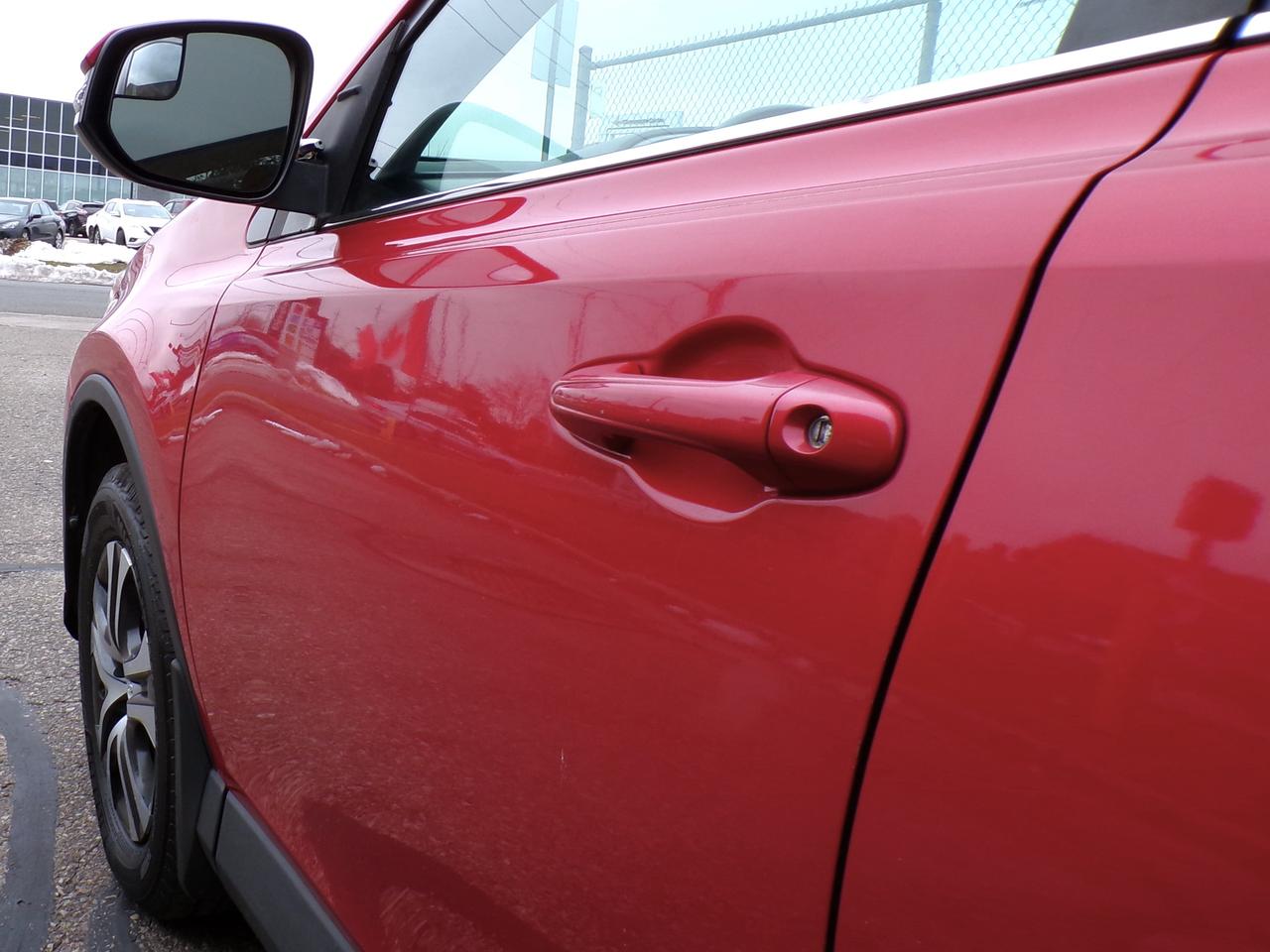 2016 Toyota RAV4 LE AWD Photo