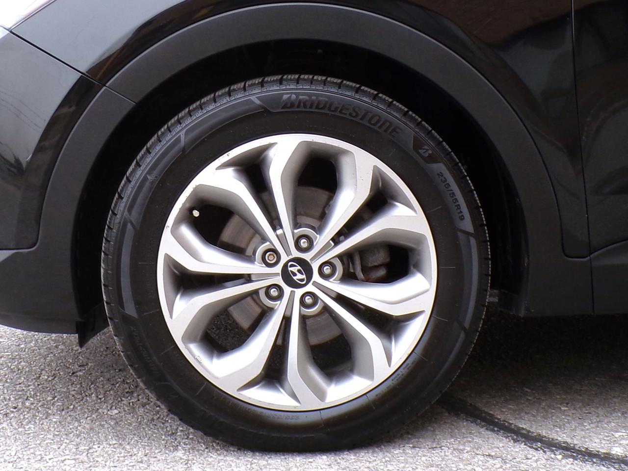 2016 Hyundai Santa Fe Sport 2.0T Limited AWD Photo