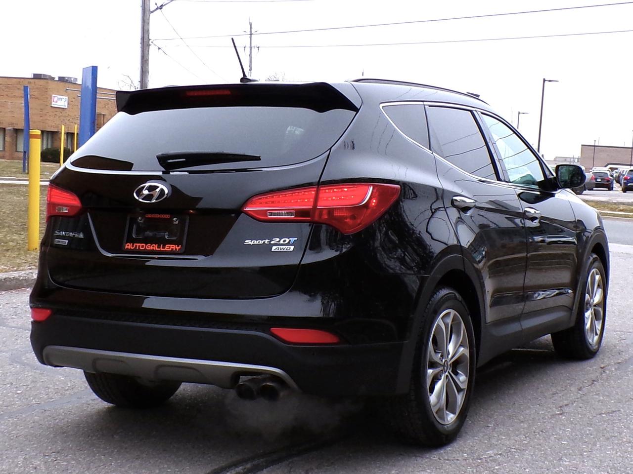 2016 Hyundai Santa Fe Sport 2.0T Limited AWD Photo