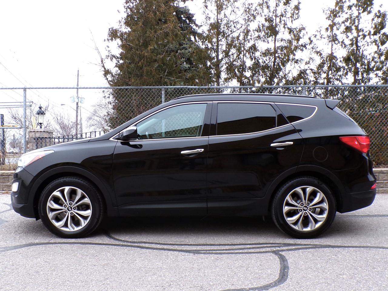 2016 Hyundai Santa Fe Sport 2.0T Limited AWD Photo