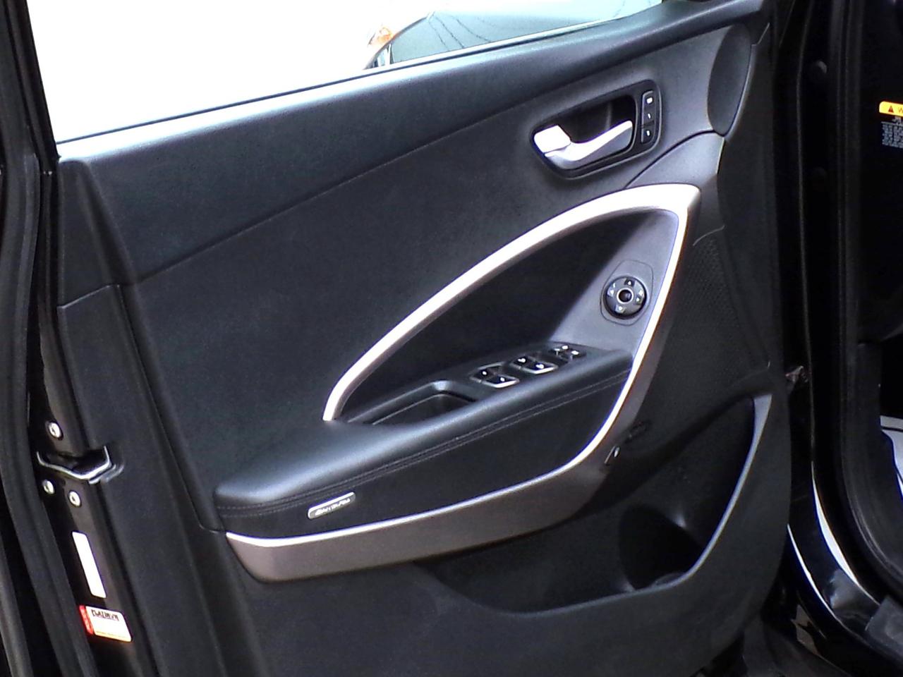 2016 Hyundai Santa Fe Sport 2.0T Limited AWD Photo