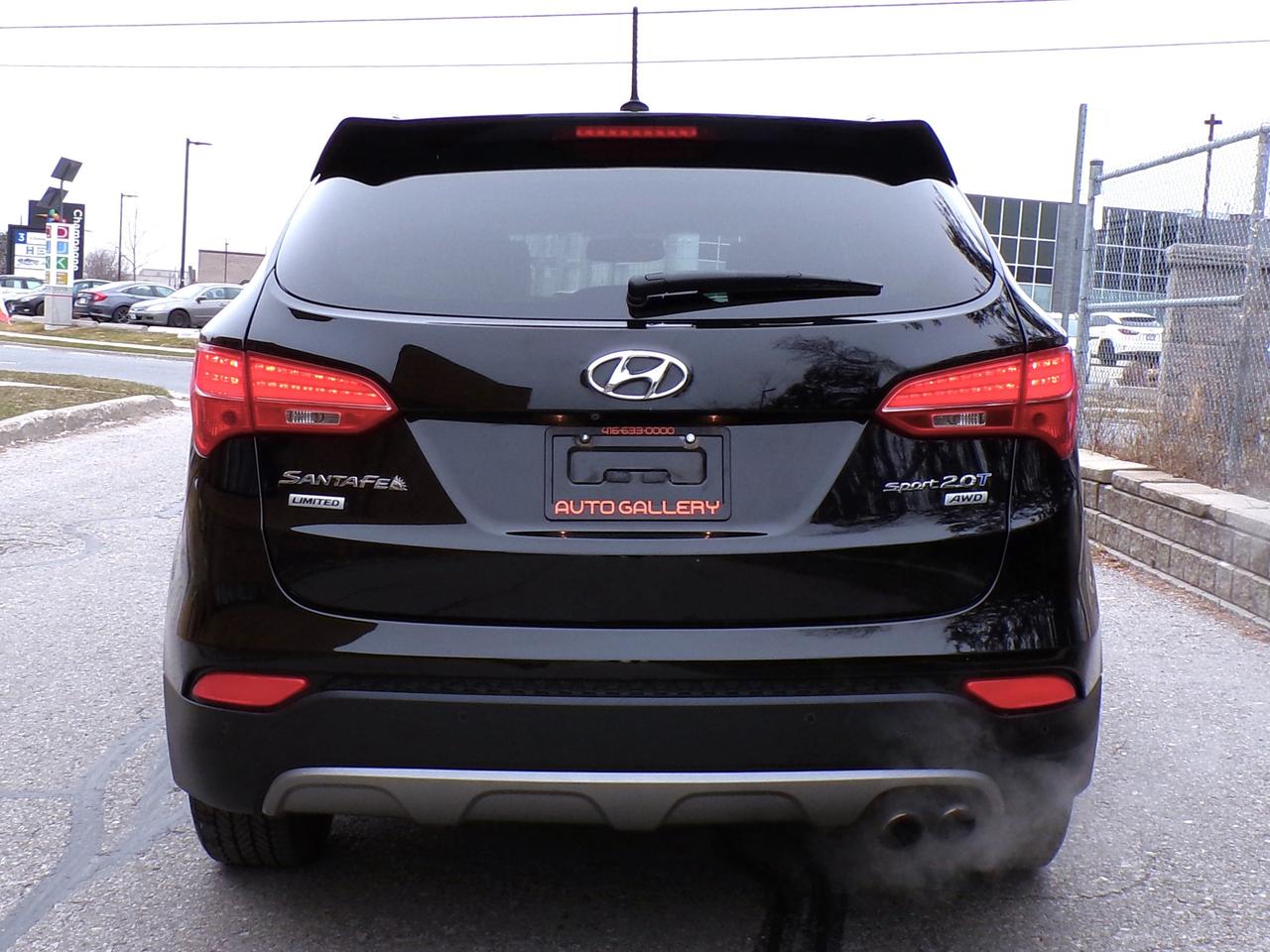 2016 Hyundai Santa Fe Sport 2.0T Limited AWD Photo