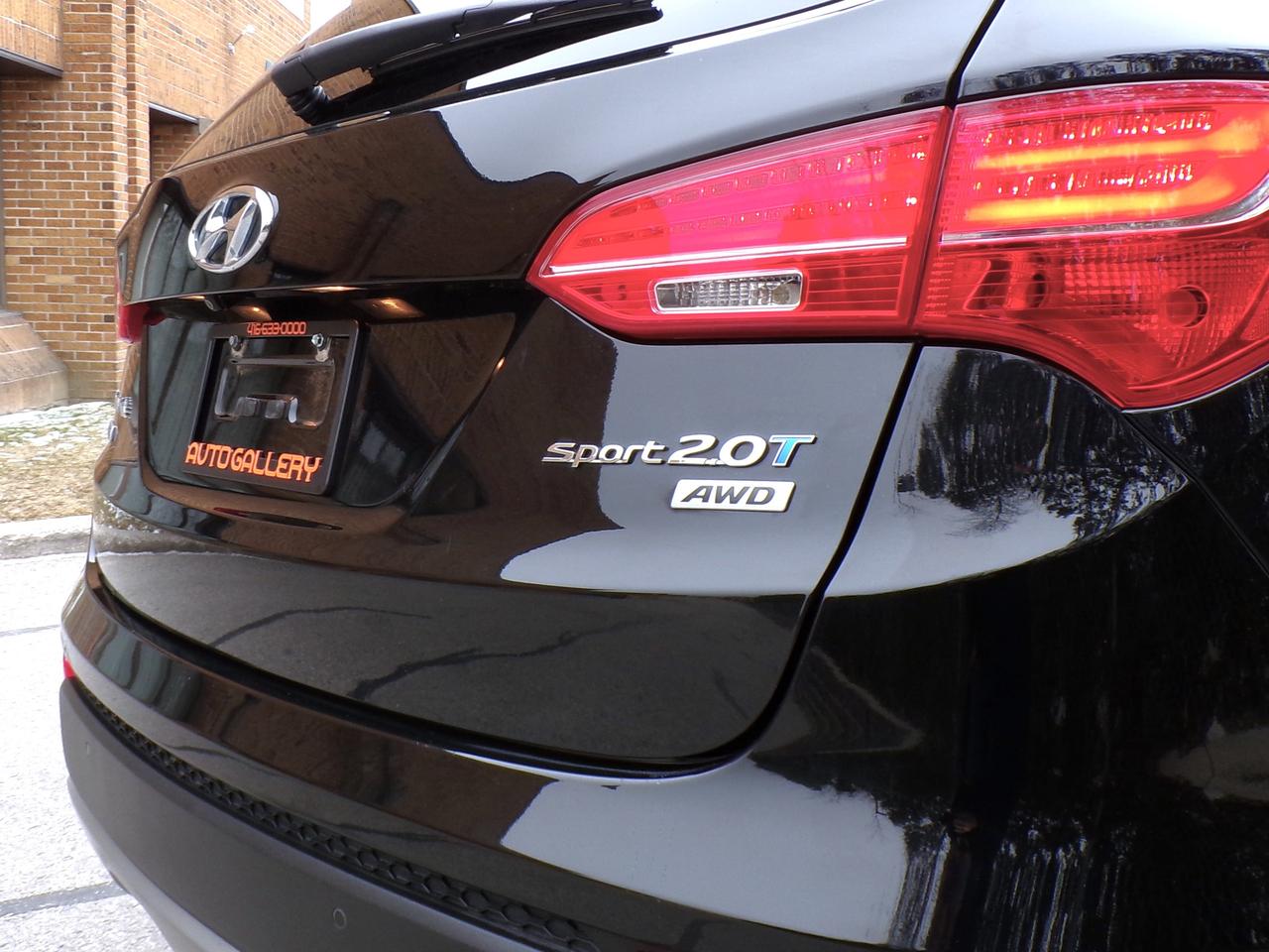 2016 Hyundai Santa Fe Sport 2.0T Limited AWD Photo